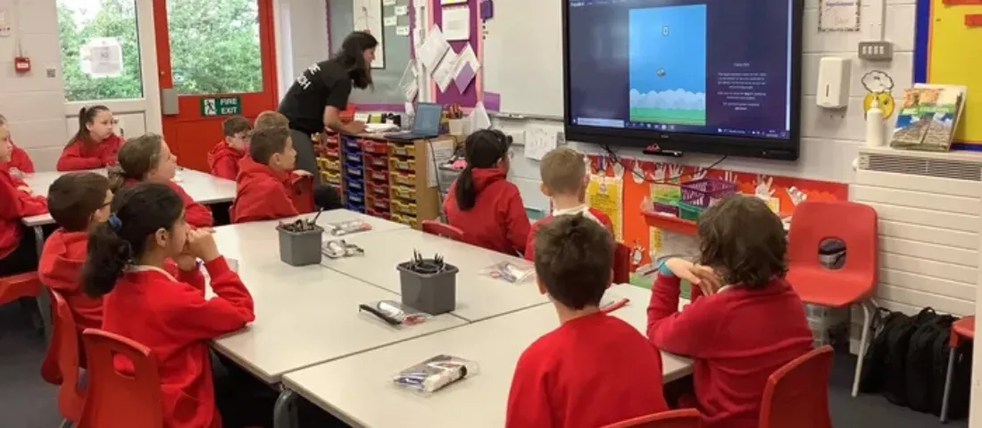 Jam Coding Franchise school workshop with children learning coding in class